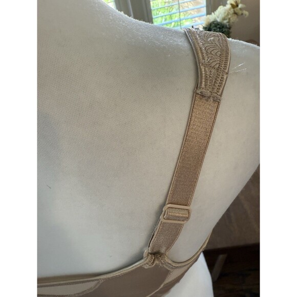 Playtex 18 Hour Front Close Wire-Free Bra 4695 Beige Nude 38D Comfort Support - Picture 5 of 9